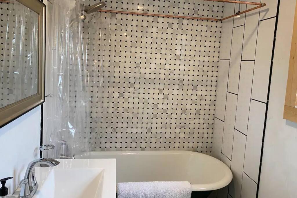 Studio Apt W Garden Kingston Εξωτερικό φωτογραφία