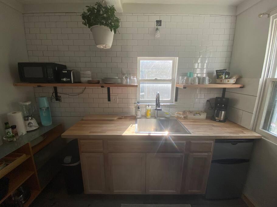 Studio Apt W Garden Kingston Εξωτερικό φωτογραφία