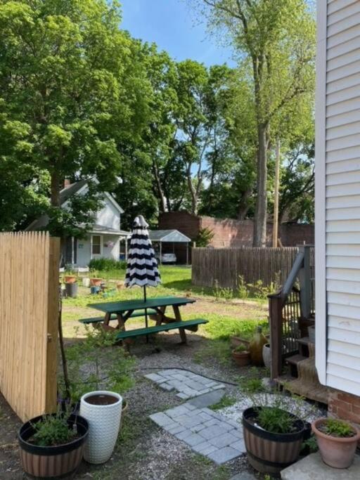 Studio Apt W Garden Kingston Εξωτερικό φωτογραφία